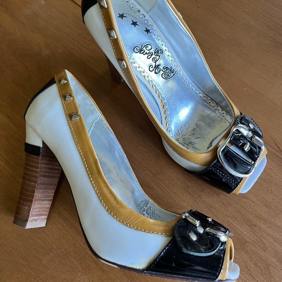 Naughty Monkey Women's Colorful Talk 2 Pump - REDUCED Pricing - Picture 5 of 10